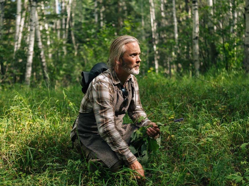 kevin-kossowan-foraging
